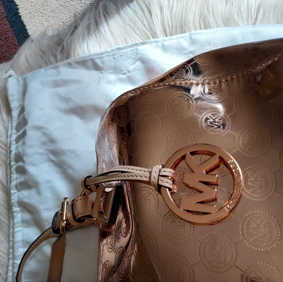 Michael Kors Rose Gold Metallic Grayson Boston Speedy Bag - Picture 2 of 13